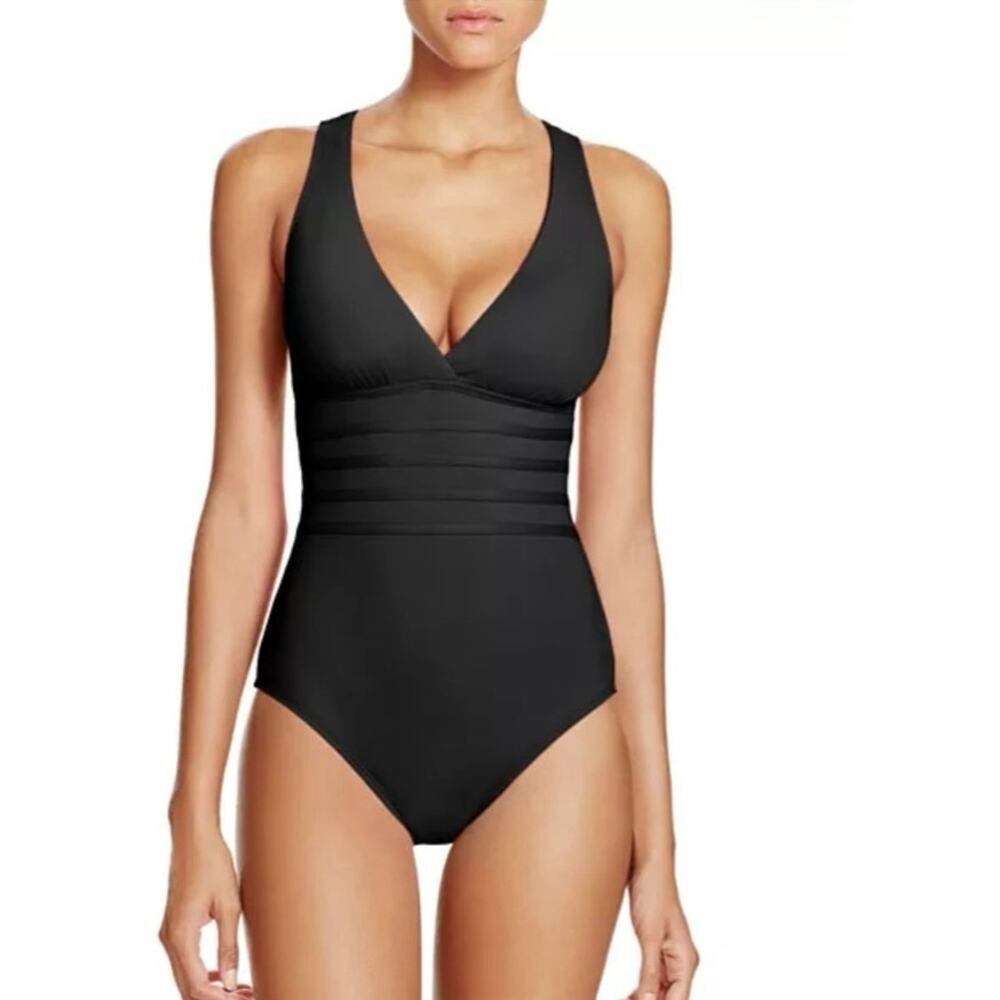 La Blanca Island Goddess Multistrap Cross Back One Piece
Swimsuit size 10